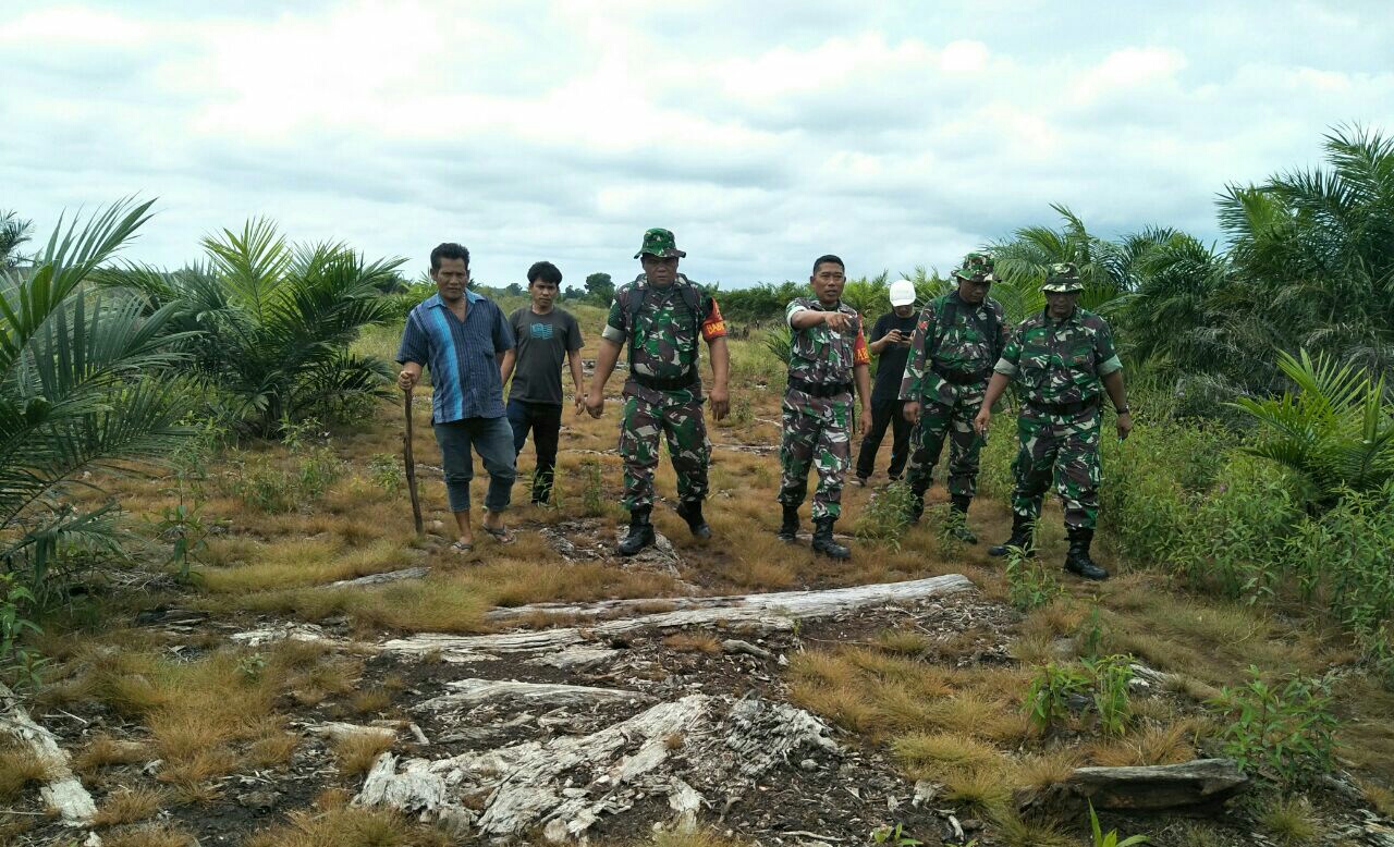 Patroli Dan Sosialisasi Karlahut Antisipasi Terjadinya Karlahut di wilayah binaan Koramil 09/Langgam