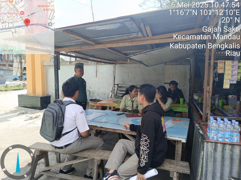 Babinsa Serka Junaidi Berikan Penyuluhan Pancasila Kepada Siswa SMAN 2 Kelurahan Batang Serosa, Mandau, Kampung Pancasila