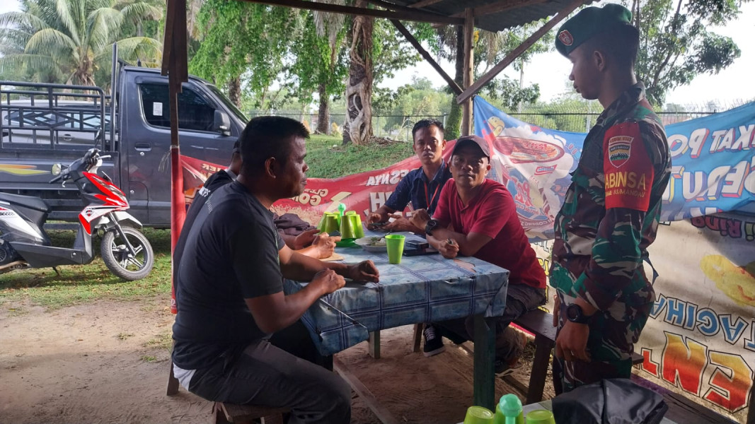 Babinsa Pratu DN. Simanungkali. Berikan Penyuluhan Pancasila Kepada Warga Kelurahan Batang Serosa, Kampung Pancasila