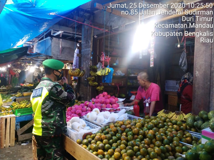 Serda M. Fikri Himbau Wajib Masker dan Protkes di Pasar Tradisional Duri Barat