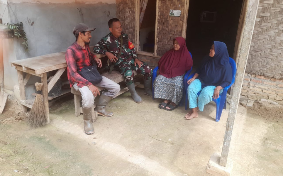 Babinsa Serka Alinaspi, Berikan Penyuluhan Pancasila Desa Harapan Baru, Kampung Pancasila