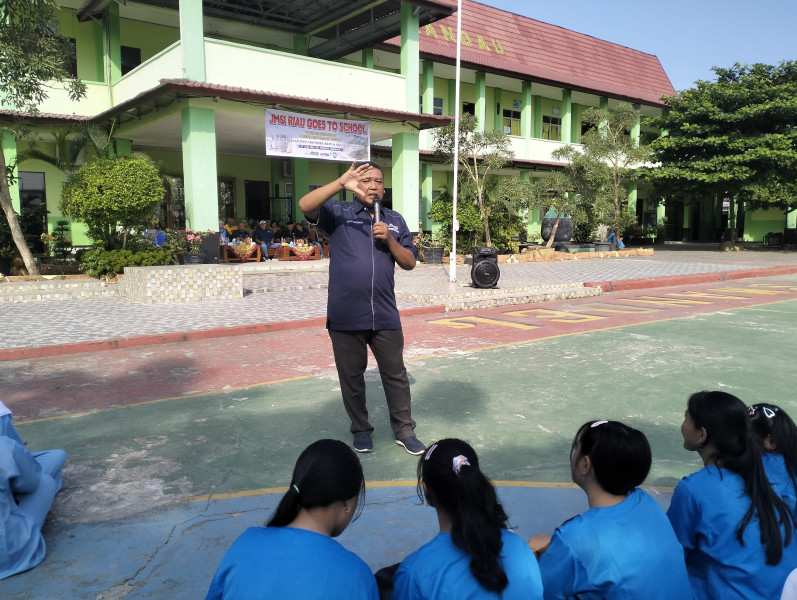 Bahas Literasi Keuangan dan Media Informasi Digital, ''JMSI Riau Goes To School'' Disambut Antusias SMAN 8 Mandau