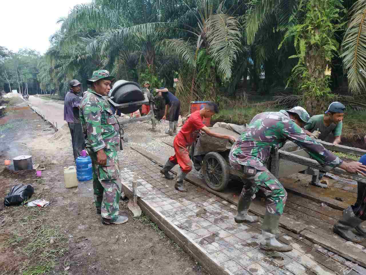 Ciri Khas Kita Kegotong-royongan Di Terapkan Bersama Masyarakat