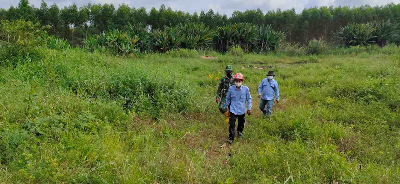 Kopda Bambang Patroli Karhutla di Desa Kuala Penaso