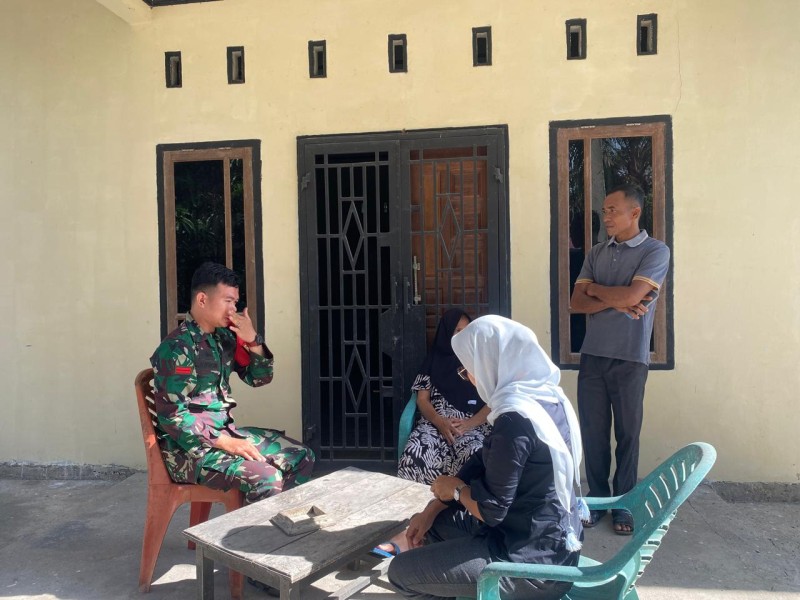 Babinsa Pratu Kifron, Berikan Penyuluhan Pancasila Kepada warga di Desa Petani, Kampung Pancasila