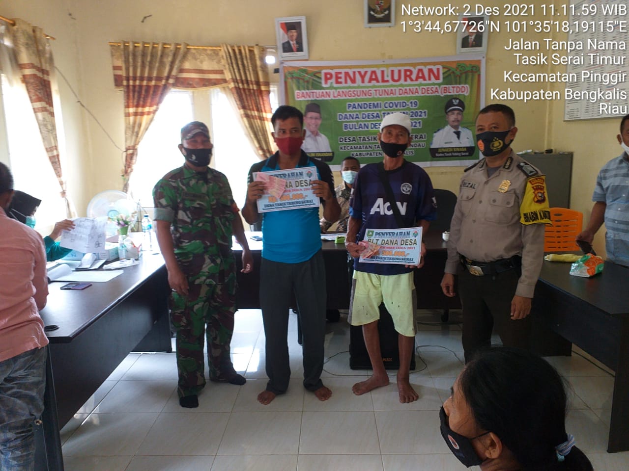 Serda P. Sinaga Pantau Penyaluran BLT Bulan Desember Desa Tasik Tebing Serai