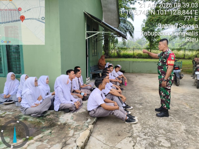 Babinsa Sertu F. Sihotang Berikan Pemahaman Pancasila Kepada Siswa SMAN 2 Batang Serosa
