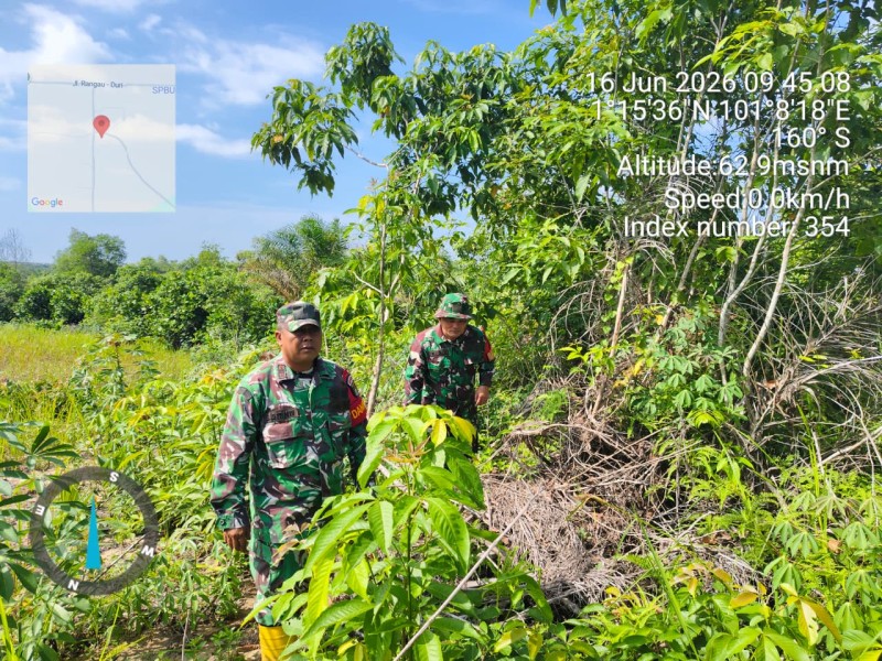Babinsa Peltu Sigit. NW, Serma TR. Lase Patroli Karhutla di Pematang Pudu, Mandau