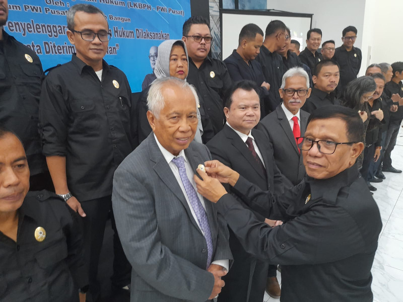 Ketua Umum PWI Pusat Kukuhkan LKBPH PWI Pusat