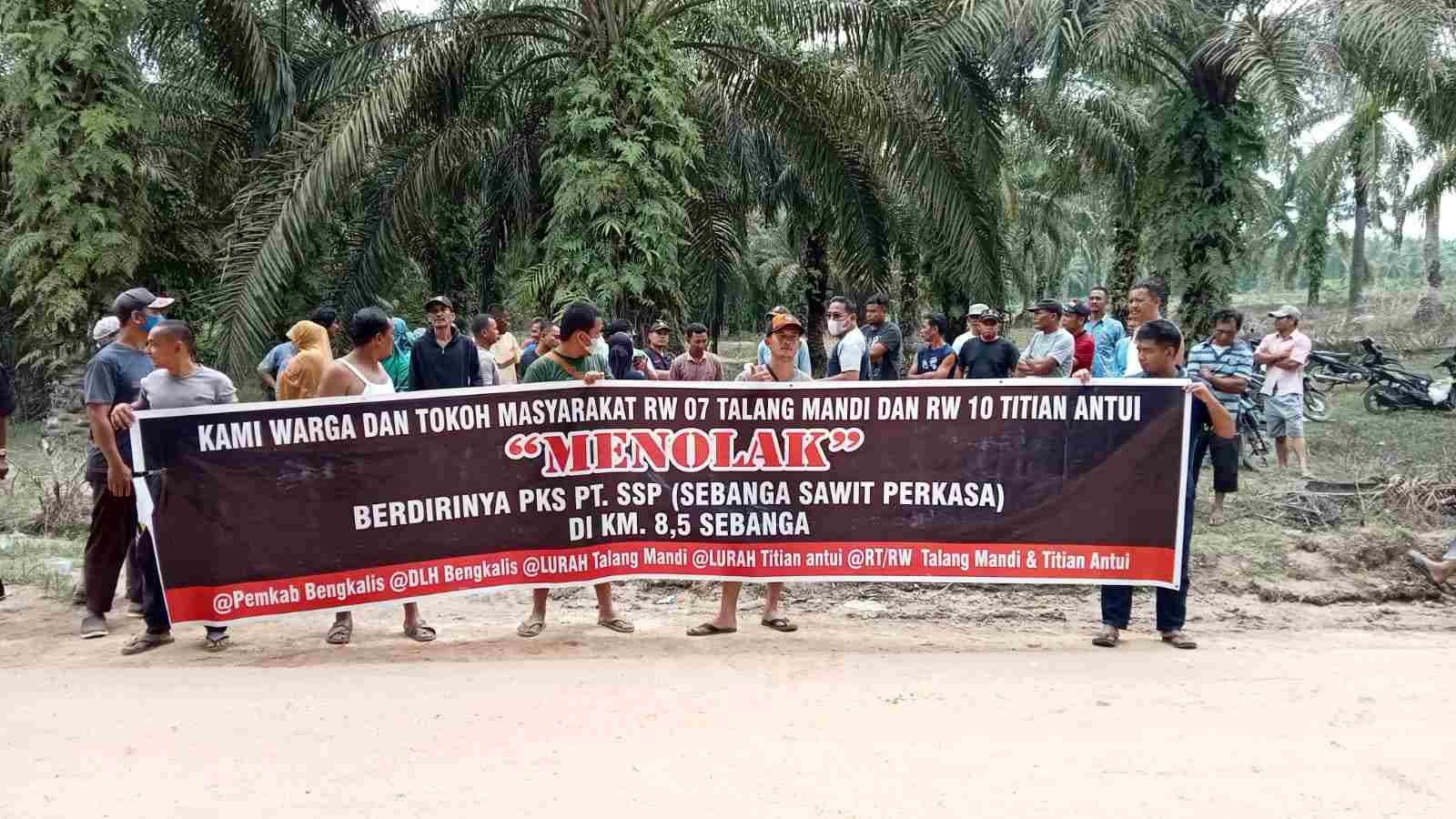 Aksi Penolakan Pembangunan PKS, Warga Meminta Pemerintah Peduli