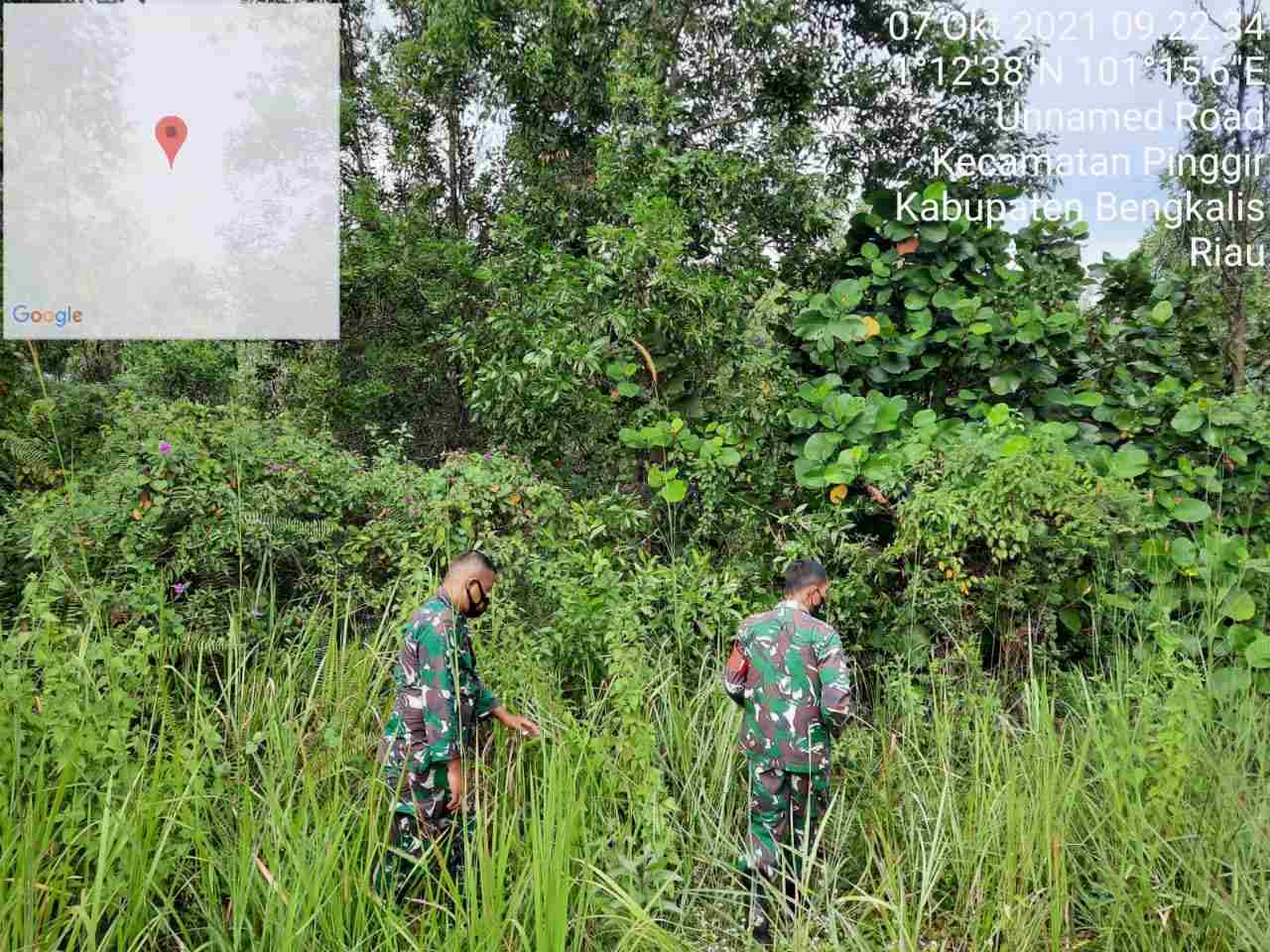 Serma Suprapto Patroli Karhutla di Desa Pinggir Kecamatan Pinggir