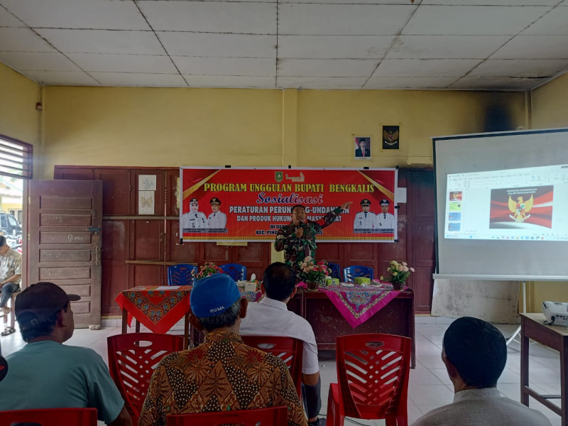 Babinsa Pelda Yulihar, Berikan Penyuluhan Pancasila Kepada Warga Desa Pangkalan Libut, Kampung Pancasila