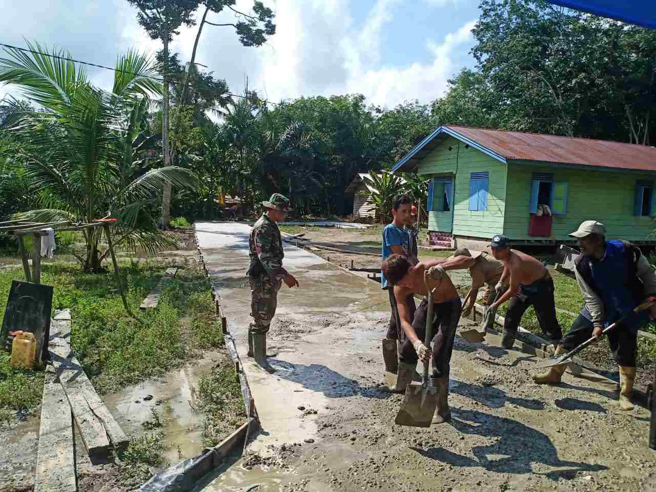 TNI dan Rakyat Bersatu Wujudkan Kemanunggalan di TMMD 108 Kodim 0303/Bengkalis