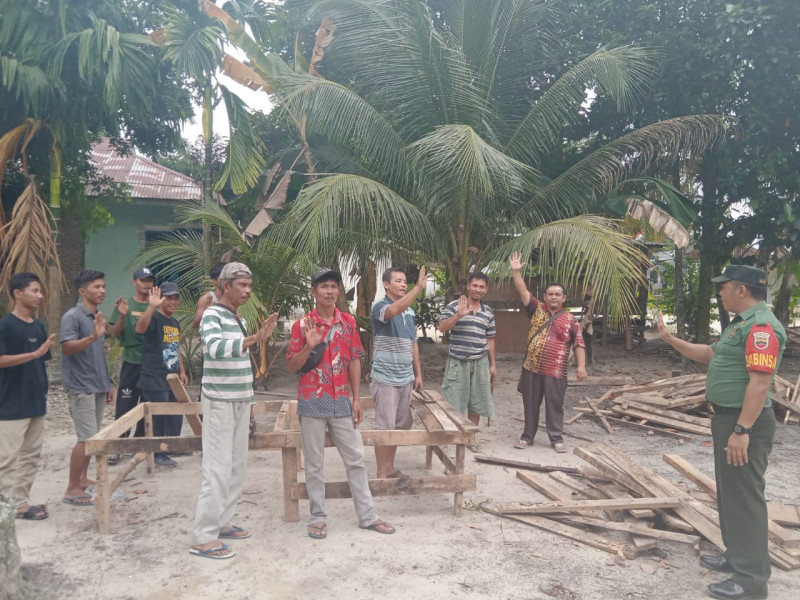 Koptu Ml. Silaban Berikan Penyuluhan Pancasila kepada Warga RT 2 RW 9 Jalan Swadaya