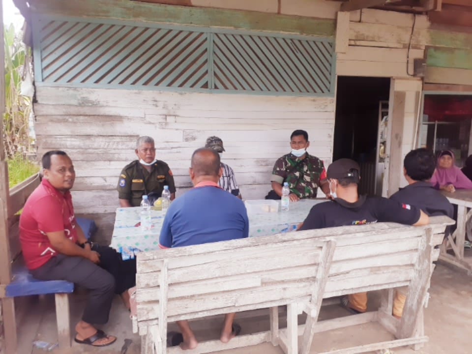Serka Agusliadi Laksanakn Sosialisasi Karhutla Kepada Masyarakat Desa Petani