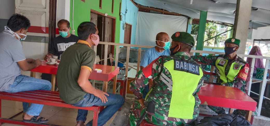 Serma Sutrisno Anggota Koramil 04/Mandau Sosialisasi Karhutla di Desa Sebangar