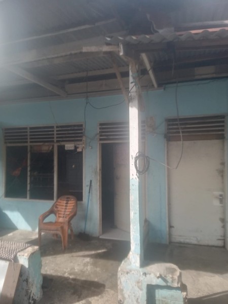 Diputuskan Petugas PLN, Haru Tangis Warnai Pembongkaran Meteran Listrik Warga Duri