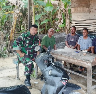 Sertu Chandra Berikan Penyuluhan Pancasila kepada Warga Desa Kesumbo Ampai Kecamatan Bathin Solapan