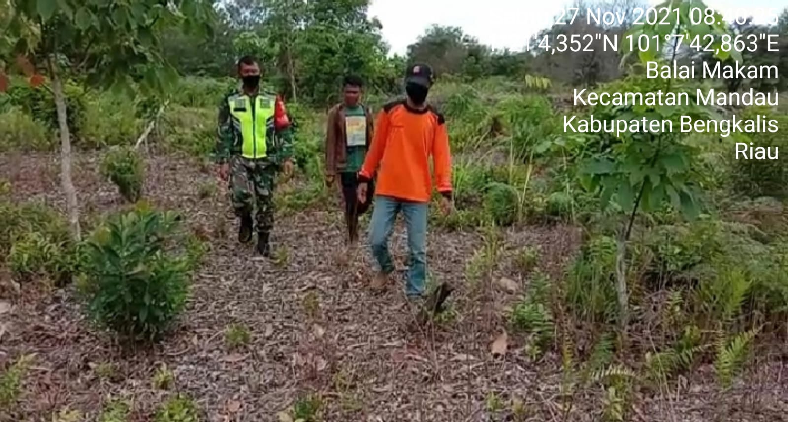 Sertu S. Handoko Patroli Karhutla di 2 Desa Kecamatan Bathin Solapan