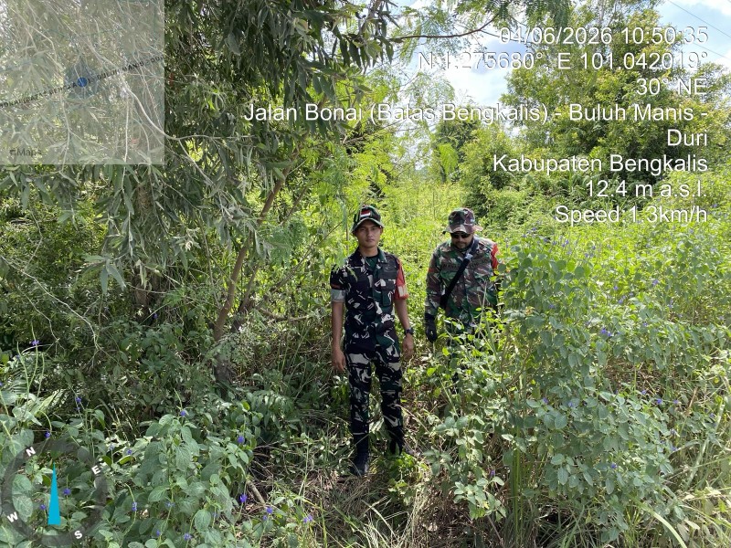 Babinsa Serka Ristiyo, Koptu Muchin khan Patroli Karhutla di Desa Petani, Batsol