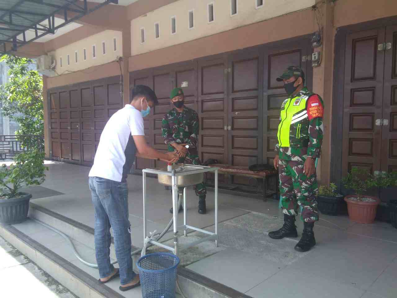 Serma Amiruddin Himbau Protokol Kesehatan di Rumah Makan Yuanda