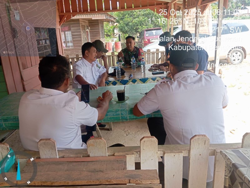 Babinsa Serda Riza Ramdani Berikan Penyuluhan Pancasila Kepada warga Kelurahan Balik Alam, Mandau Babinsa Serda Riza Ramdani Berikan Penyuluhan Pancasila Kepada warga Kelurahan Balik Alam, Mandau