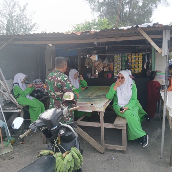 Babinsa Sertu Rosdianto Berikan Penyuluhan Pancasila Kepada Warga Kelurahan Batang Serosa, Mandau