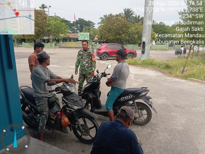 Babinsa Serda Riza Ramdani, Berikan Pemahaman Pancasila Kepada Warga Kelurahan Gajah Sakti