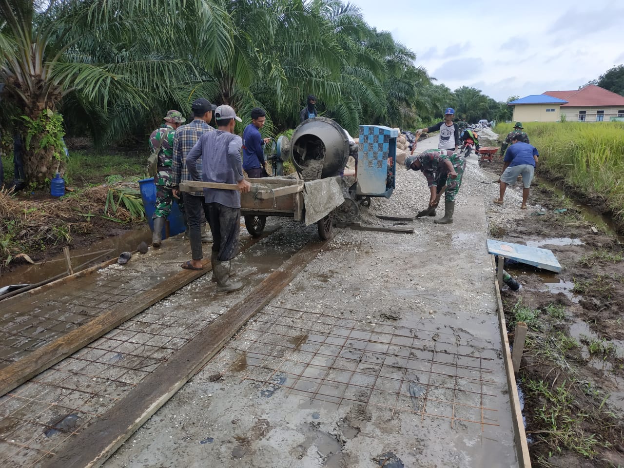 Peningkatan Kesejahteraan Warga Desa Melalui TMMD