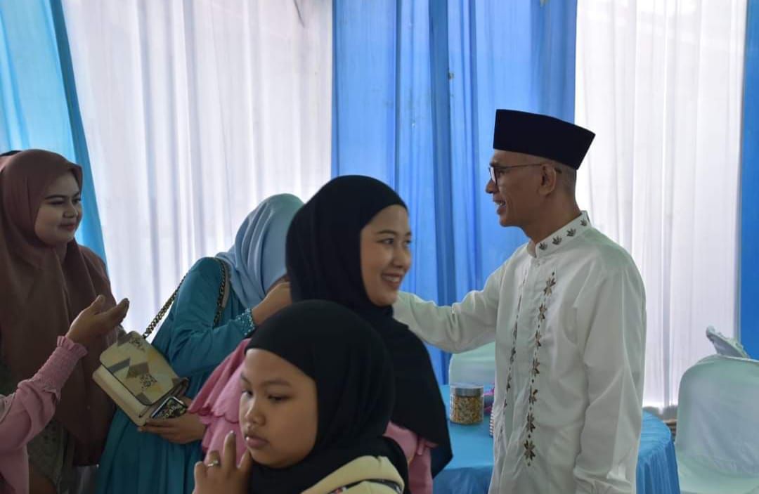 Wakil Ketua DPRD Pekanbaru Nofrizal Taja Halal bi Halal di Kediamannya