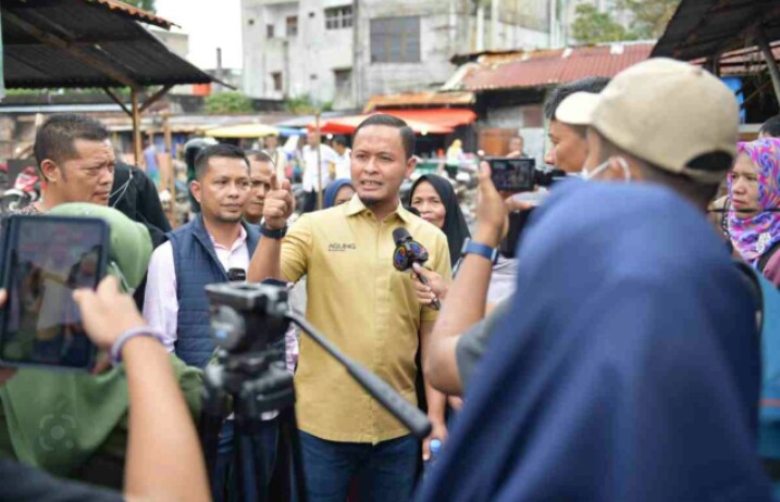 Pasca Terbakar, Wakil Ketua DPRD kota Pekanbaru Tengku Azwendi Fajri Cek Kondisi Pasar Cik Puan