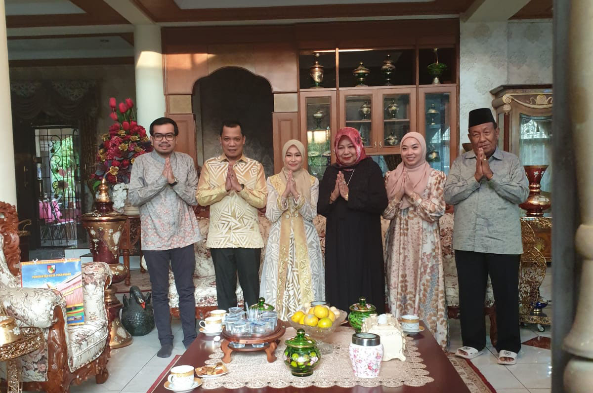 Ginda Burnama Hadiri Halal Bihalal di Kediaman Tokoh Riau