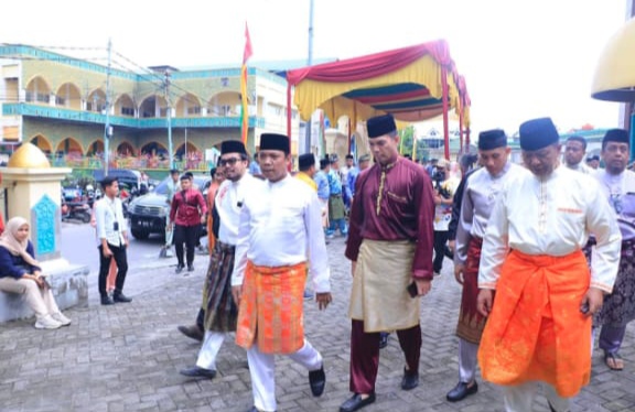 Pimpinan  DPRD Pekanbaru Hadir Kegiatan Ziarah Makam Marhum Pekan